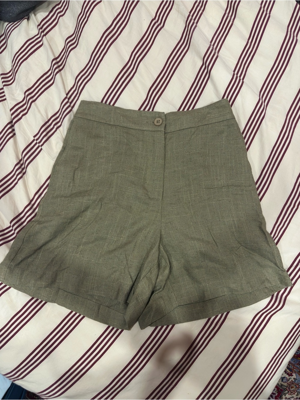 High-Rise Olive Green Women's Tailored Bermudas